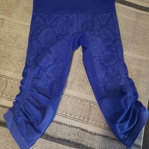 Lululemon yoga cropped pants